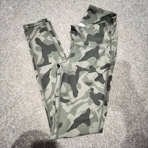 GAPFit camo athletic leggings